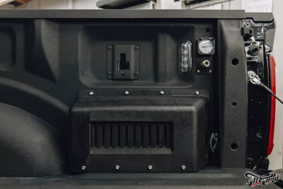 Установили пневмосистему с сигналом Тифон Т-37 на Ford F-150 Lobo. Инженерный отдел с 3d-моделированием в деле!